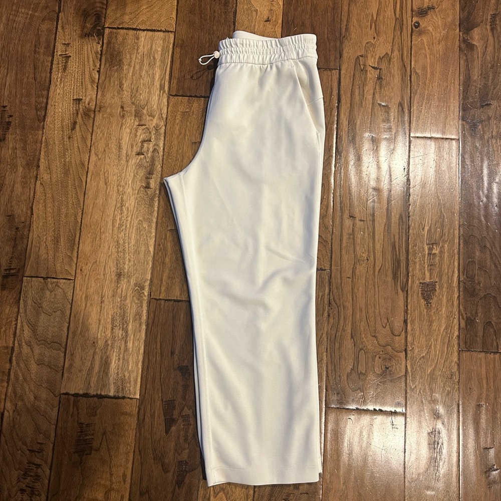 Lululemon cropped Softstreme pant